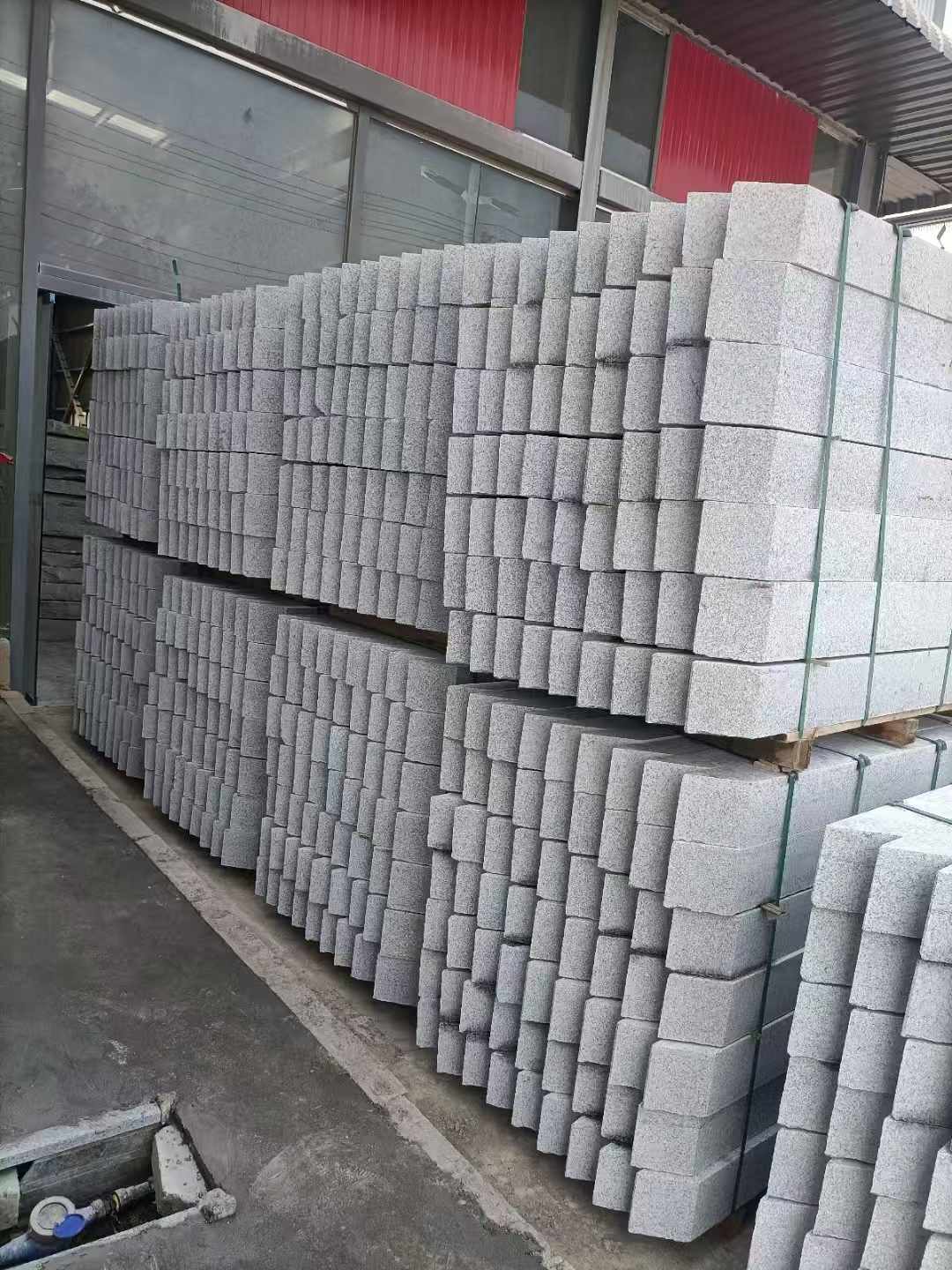 巴彦淖尔芝麻白树围石 树池